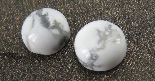 هولیت چیست | وضوح و درخشندگی هولیت  | برش و شکل هولیت | معادن هولیت در جهان | نگهداری و شستشوی سنگ جواهر هولیت