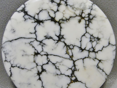 هولیت چیست | وضوح و درخشندگی هولیت  | برش و شکل هولیت | معادن هولیت در جهان | نگهداری و شستشوی سنگ جواهر هولیت