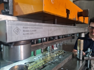 پروگرسیو پرسکاری پروگرسیو