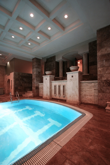 مسکونی مساحت کل زمين :مترمربع 720 مساحت کل زیر بنا :4000 تعداد طبقات : 9 تعداد واحد ها :12